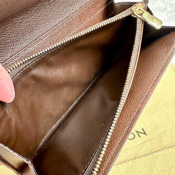 Louis Vuitton Damier Ebene Sarah Wallet or Crossbody - Picture 12 of 16